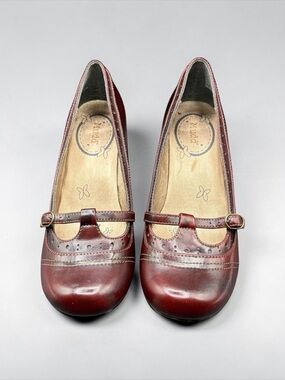 MUDD VINTAGE MAHOGANY MARY JANE HEELS SIZE 9